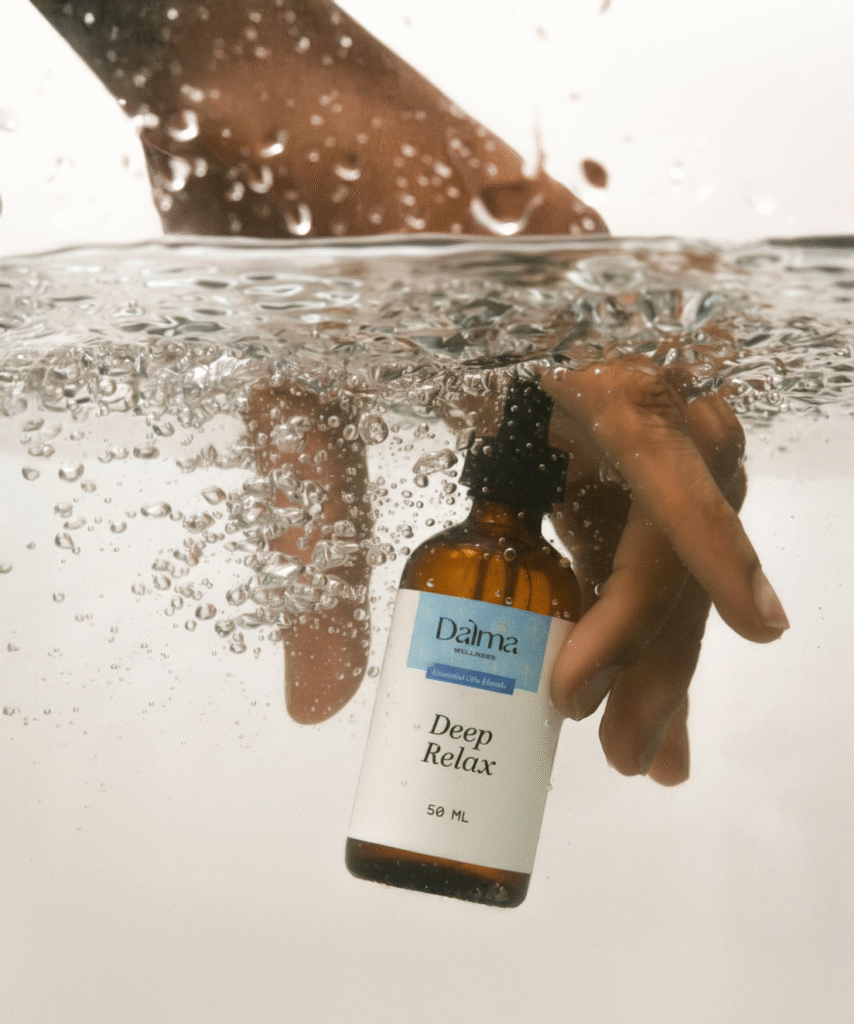 Gotero de Dalma Wellness en el agua