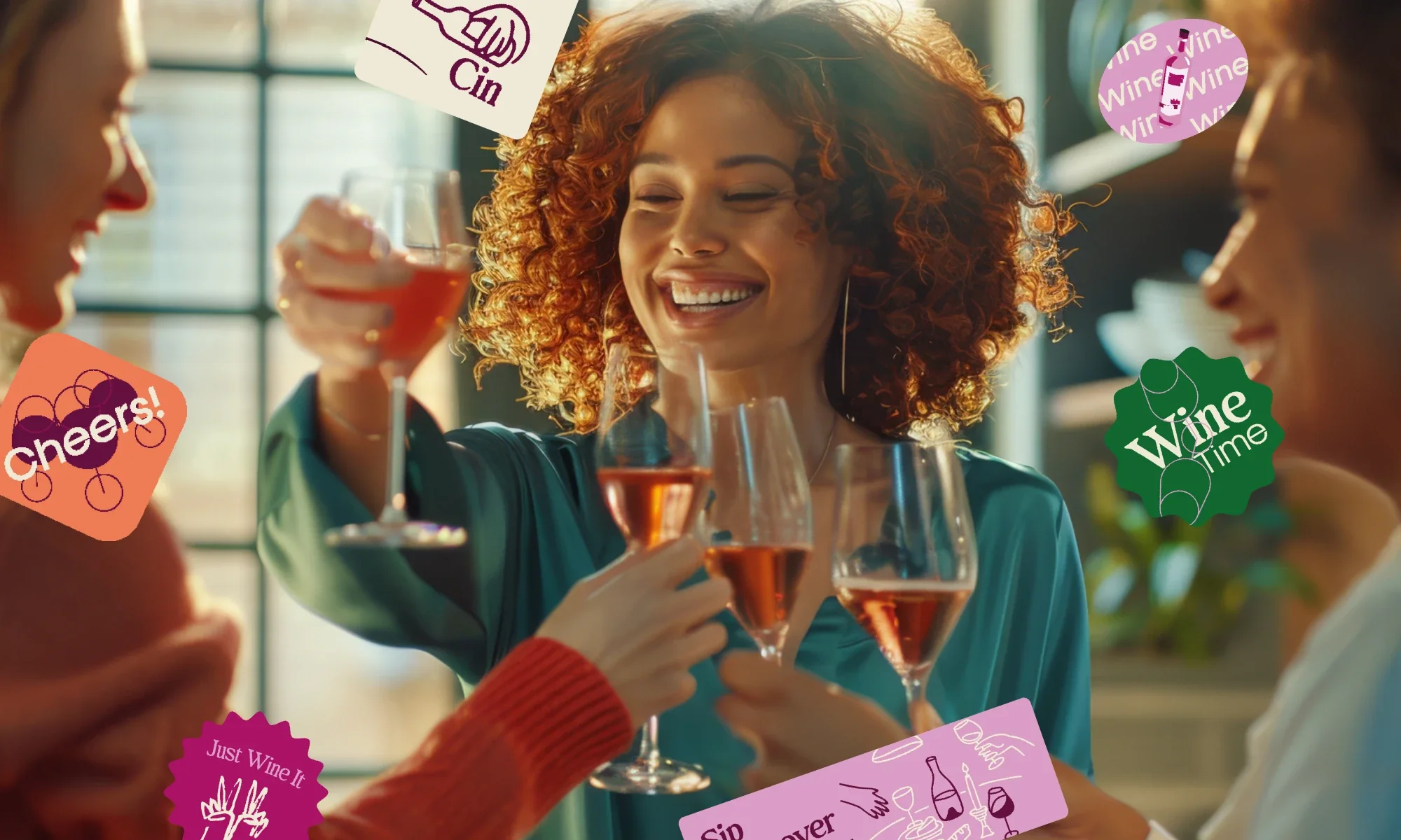 Brindis con vino rosado y stickers de la marca More Wine Please